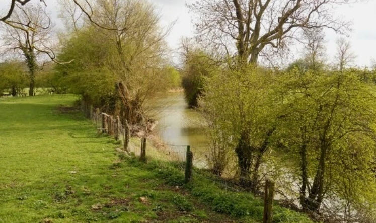 old canal at Wolfhampcote